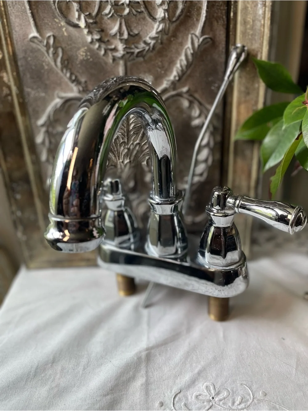 Peerless bathroom sink Faucet silver